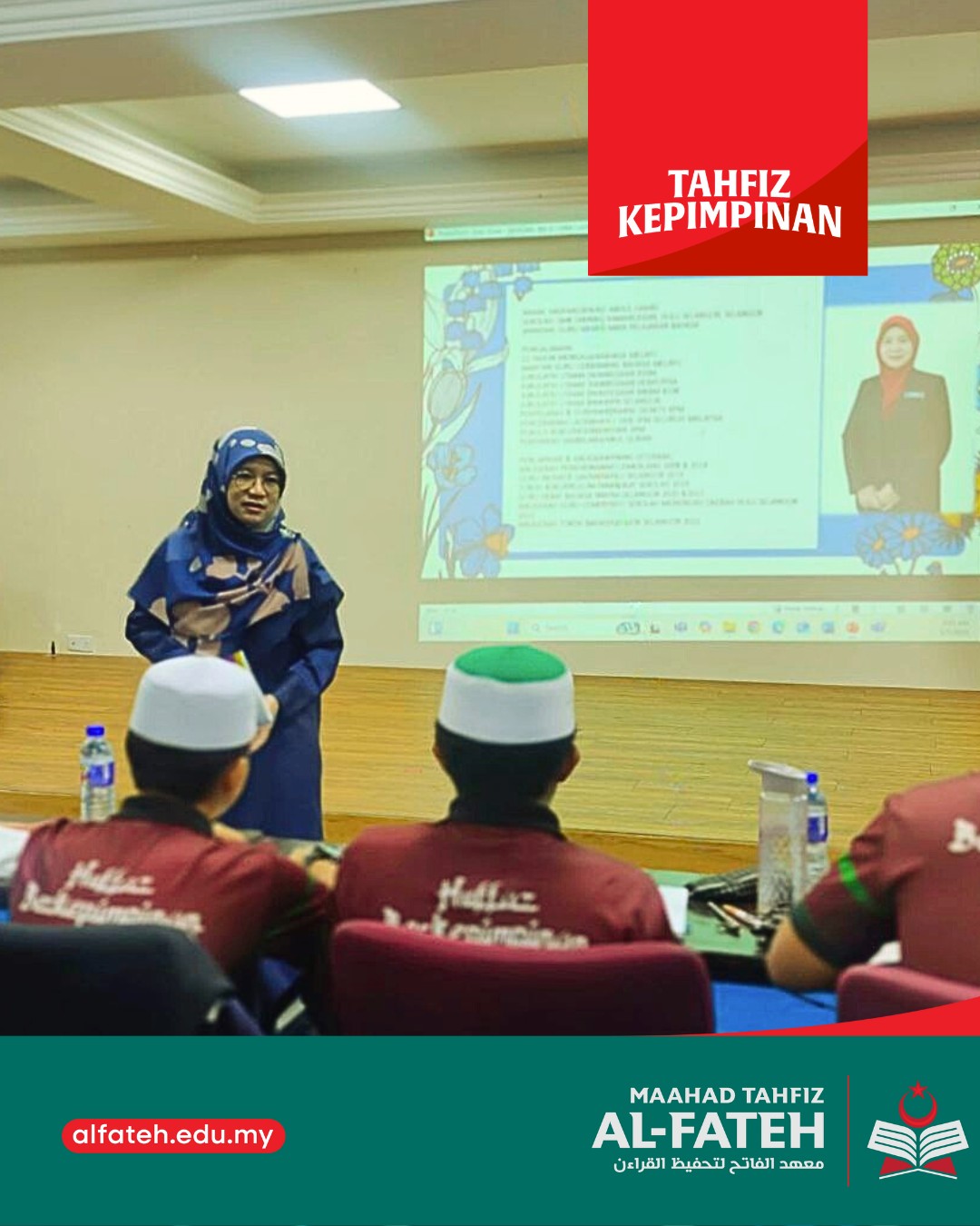 Gambar pelajar Maahad Tahfiz Al-Fateh bersama guru jemputan Cikgu Hasfariza Abdul Hamid sempena Bengkel Teknik Menjawab SPM Bahasa Melayu 2025