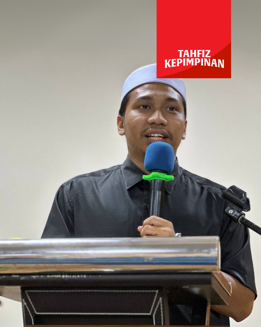 Pelajar Maahad Tahfiz Al-Fateh diraikan dalam Majlis Penyampaian Hadiah Musabaqah Hafazan 2025 di Dewan Utama, Batang Kali.
