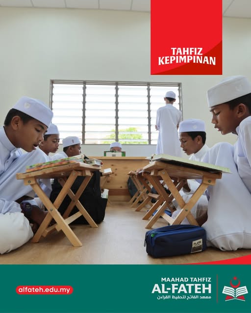 Antara pelajar Maahad Tahfiz Al-Fateh ini, ada yang menerima Anugerah Hafazan Dwi-Bulanan sebagai pengiktirafan terhadap ketekunan dalam hafazan al-Quran.