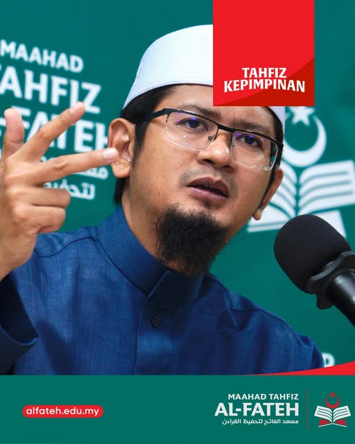Prof. Madya Dr. Ahmad Sanusi bin Azmi menyampaikan syarah hadis dalam Daurah Hadis 40 Imam An-Nawawi.