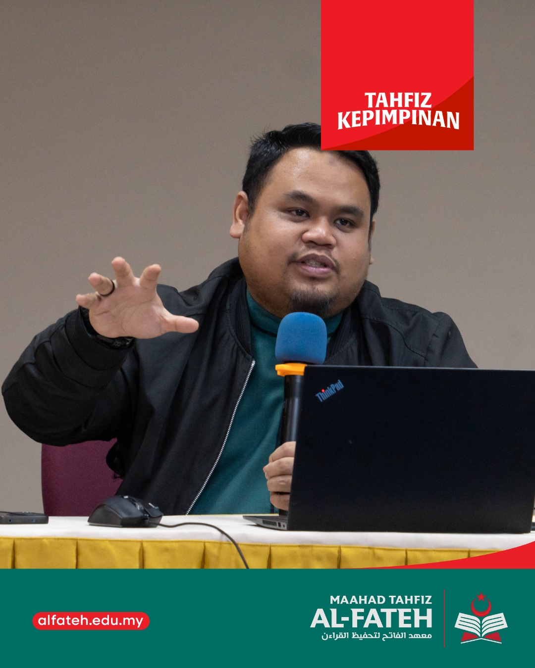Pengetua Al-Fateh sedang berucap ketika sesi pembentangan laporan tahunan dalam Sanggar Kerja Al-Fateh